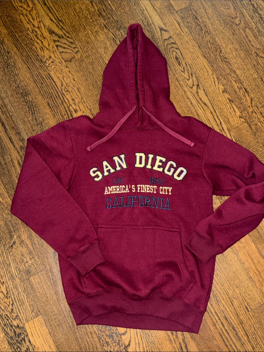 San Diego California Graphic Hoodie in Burgundy